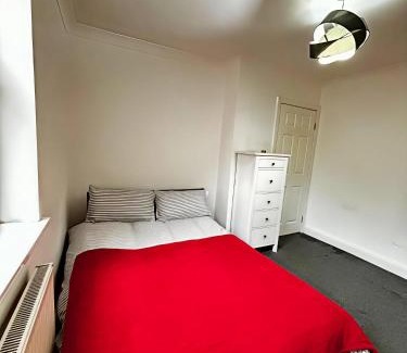 Stratford Casa | Cosy City Hideout