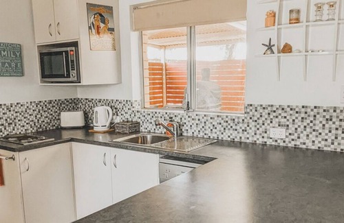 Lancelin Casa | Cosy. Coastal. Comfort. Sums up this 3x1!