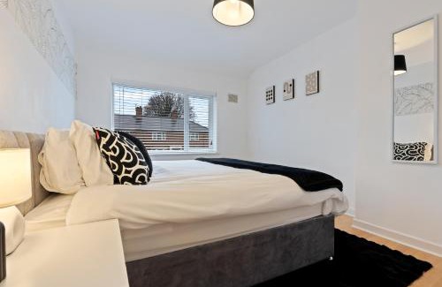 Birmingham Villa | Cosy Contractor house 3 bed rooms Birmingham B23 FREE PARKING & WiFi