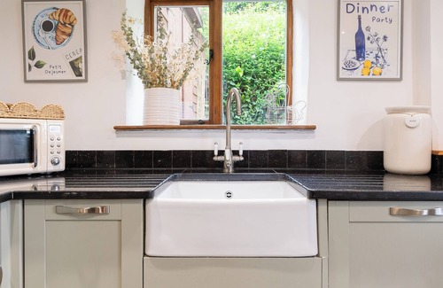 Saltford Cabaña | Cosy cottage on the outskirts of Bath
