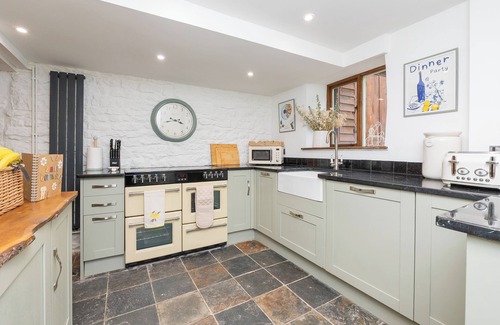 Saltford Cabaña | Cosy cottage on the outskirts of Bath