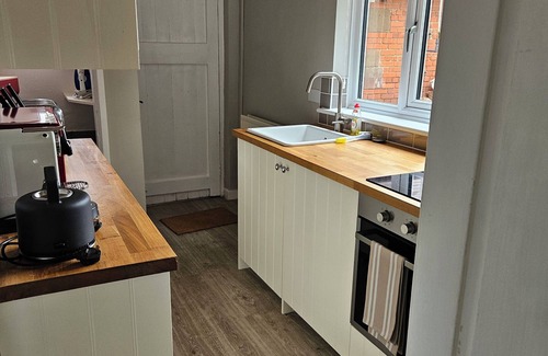 Chester Casa | Cosy Cottage Retreat Next to Famous White Horse!