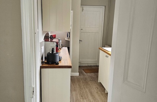 Chester Casa | Cosy Cottage Retreat Next to Famous White Horse!