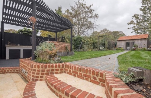 Harston Cabaña | Cosy Countryside escape with hot-tub.Perfect family break/Entertaining friends!