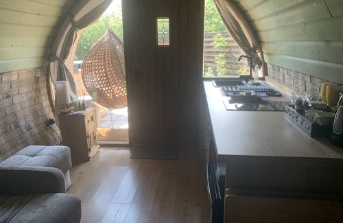 Minster on Sea Apartamento | Cosy escape heated luxury pod with hot tub