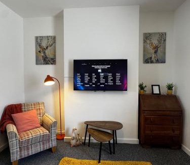 Worsbrough Bridge Casa | Cosy Escape Near Nature & Town