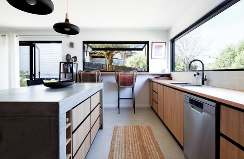 Launceston CBD Casa | Cosy Getaway with outdoor spaces