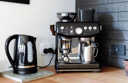 Launceston CBD Casa | Cosy Getaway with outdoor spaces