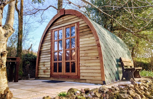 Saltash Cabina | 'Redwood' The Warming Wagon en The Greenhouse Spa Retreat - Glamping Cornwall