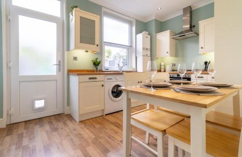 Wakefield Casa | Cosy Green End Retreat