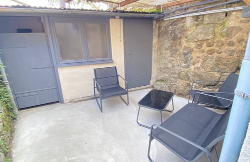 Saint-Amant-Roche-Savine Casa | Cosy house in the heart of the village with bakery and pharmacy......