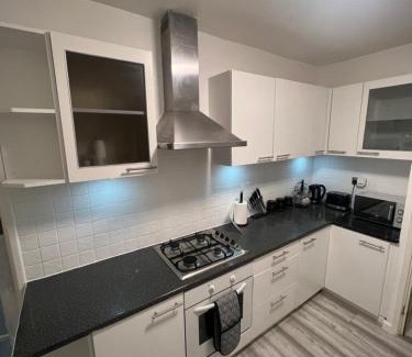 Kidbrooke with Hornfair Casa | Cosy Hideaway Sleeps 4 w Free Parking