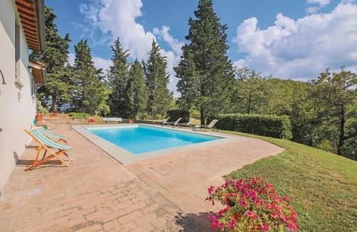 Borgo San Lorenzo Casa | Cosy Holiday Home in Borgo San Lorenzo with Swimming Pool
