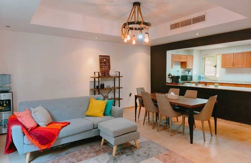 Al Hamra Village Casa | Cosy Home walking distance to the mall, cinema, bars and much more