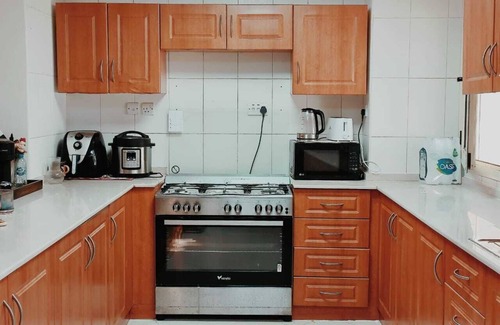 Al Hamra Village Casa | Cosy Home walking distance to the mall, cinema, bars and much more