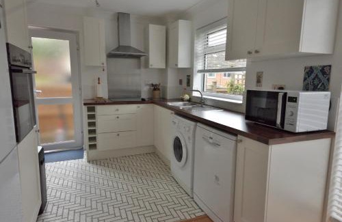 Alresford Casa | Cosy house, a train spotter's delight!