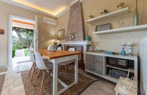 Markopoulo Mesogaias Casa | cosy house near the airport and the beach