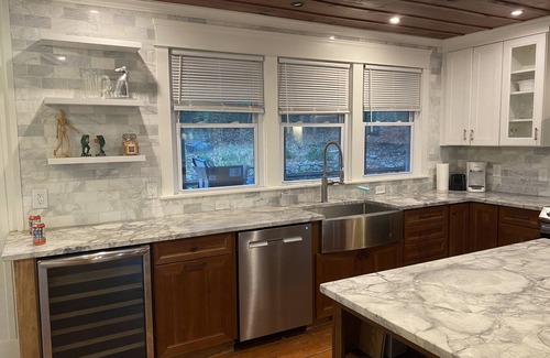 Chapel Hill Cabaña | Cosy In Town Cottage in the Forest