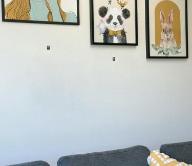 Johnsonville Casa | Cosy Luxe -Modern 3 bedroom home in Johnsonville