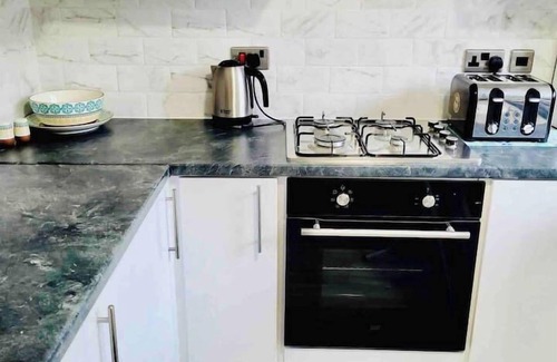 Whitefield Casa | Cosy Manchester Home|Free Wi-fi & Parking