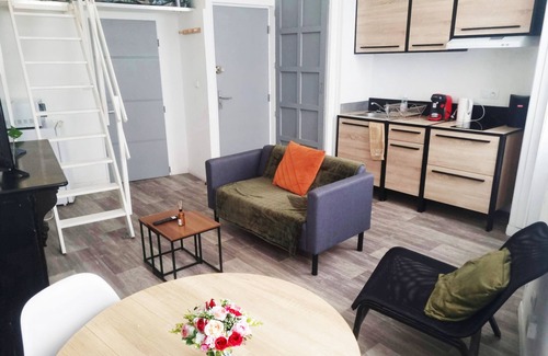 Centre Historique Apartamento | Cosy mezzanine studio in Narbonne town center, close to beaches