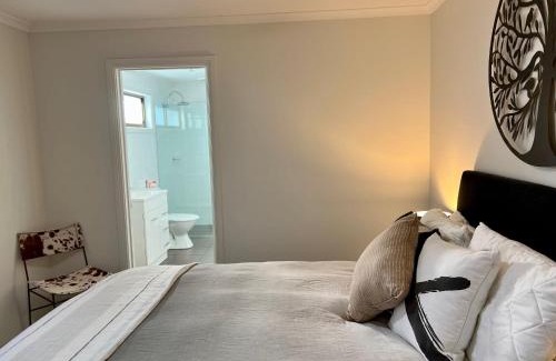 Waterhouse Casa | Cosy On Tobruk