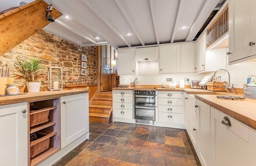 Pulborough Cabaña | Cosy Pieman’s Cottage, Pulborough – South Downs Escape