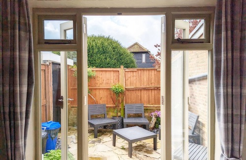 Pulborough Cabaña | Cosy Pieman’s Cottage, Pulborough – South Downs Escape