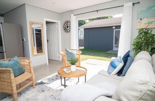Durban North Apartamento | Cosy Private Cottages 3 bedrooms ,salt pool & DSTV