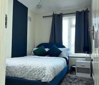 The Wrythe Apartamento | Cosy private flat in London, Contractors Free Parking on premise