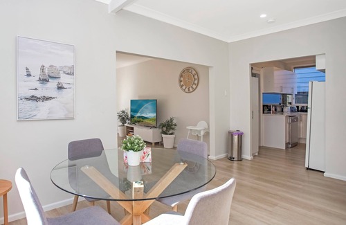 Box Head Apartamento | Cosy Renovated 2 Bed cottage on the water