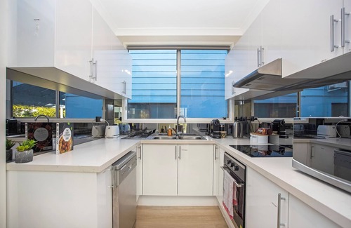 Box Head Apartamento | Cosy Renovated 2 Bed cottage on the water