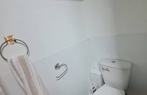 Kegworth Cama Y Desayuno | Cosy room near East Midland Airport Room 6
