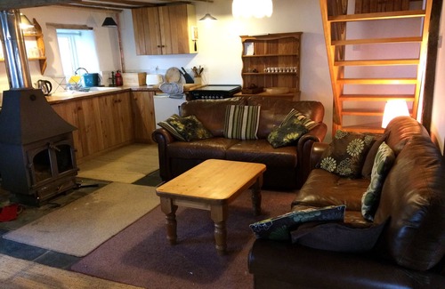 Trefeglwys Casa | The Granary es un refugio rural con acogedora estufa de leña y vistas espectaculares.