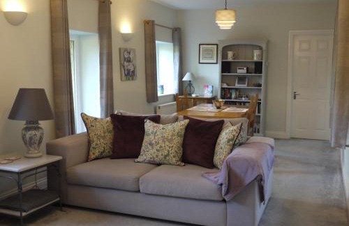 Cirencester Casa | Cosy Stone Cottage, The Bungalow Perrotts Brook