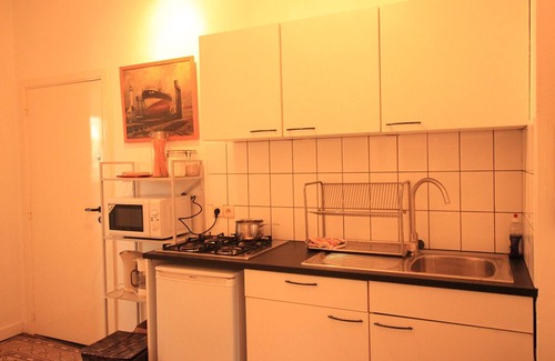 Helmet Apartamento | Cosy Studio in Quiet Neighbourhood