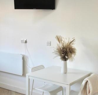 Bloxwich Apartamento | Cosy studio near NEC, BHX & Resort World