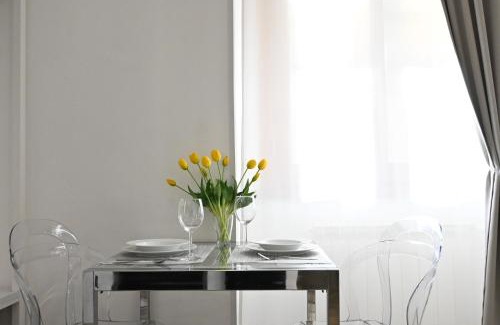 Duomo Apartamento | Cosy Suite David with Dome View lift & AC