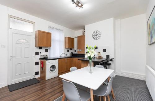 Pontefract Casa | Cosy two bedroom property!