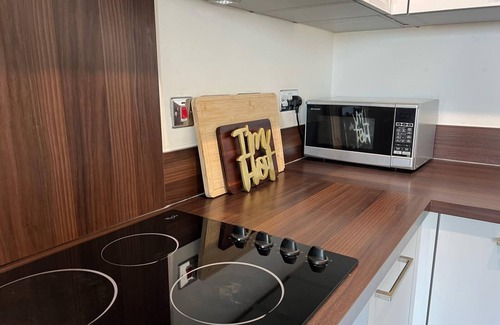 Bromley South Apartamento | Cosy Urban Retreat in Bow - A stones throw from Bromley-By-Bow station!