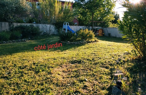 Velaux Villa | Villa de 150m2 con jardín cerca de servicios.