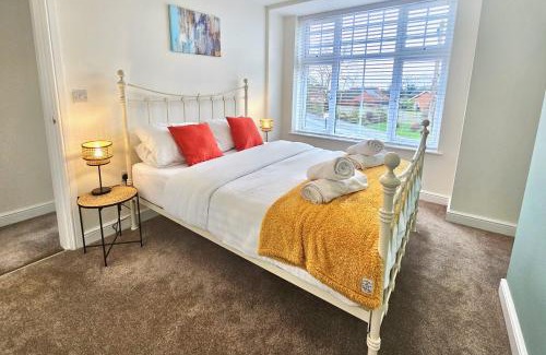 Longford Casa | Cosy yet spacious, 3BR, Parking, Village Location