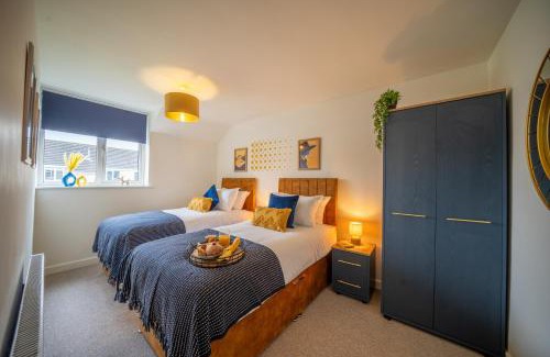 Cirencester Casa | Cotswolds, Beautiful 5 bed 3 bath house, lovely garden, free parking