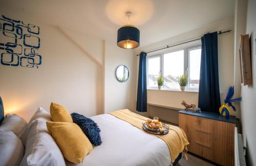Cirencester Casa | Cotswolds, Beautiful 5 bed 3 bath house, lovely garden, free parking