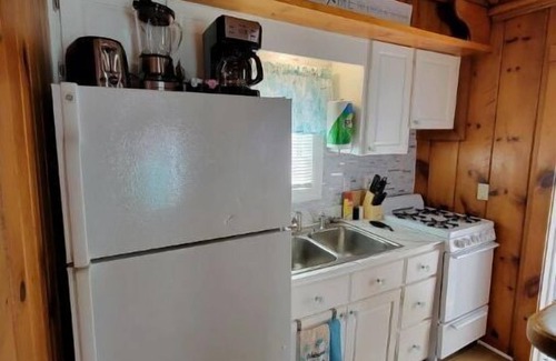 Hampton Cabaña | Cottage 200ft From Beach and Boardwalk !