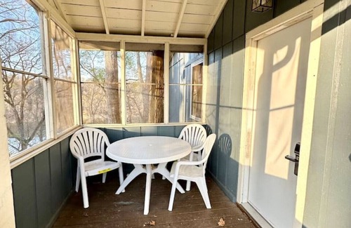 Nancy Cabina | Cottage 4- Lee’s Ford Marina