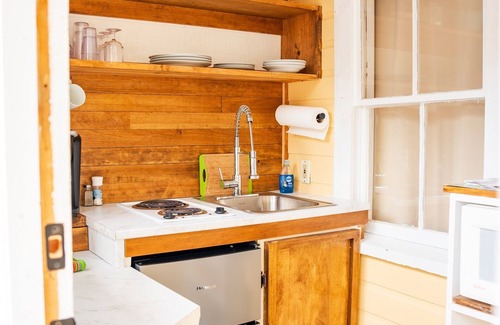 Wolfeboro Cabaña | Cottage 7 - Year Round - Pet Friendly - Stand Alone 1 Bedroom / 1 Bath