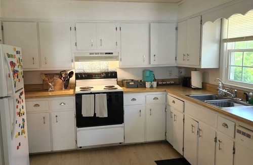 Ogden Casa | Cottage by the Beach: Best Suited for Large Groups
