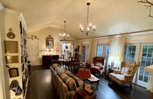 Crestline Heights Cabaña | CASA DE BIRMINGHAM- Espacio al aire libre- A minutos de Mountain Brook Village,