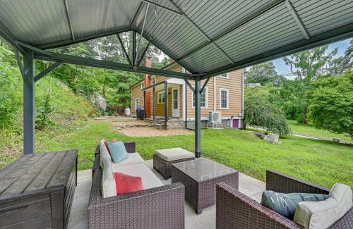 East Haddam Casa | Cottage-Chic Retreat Less Than 1 Mi to Connecticut River!